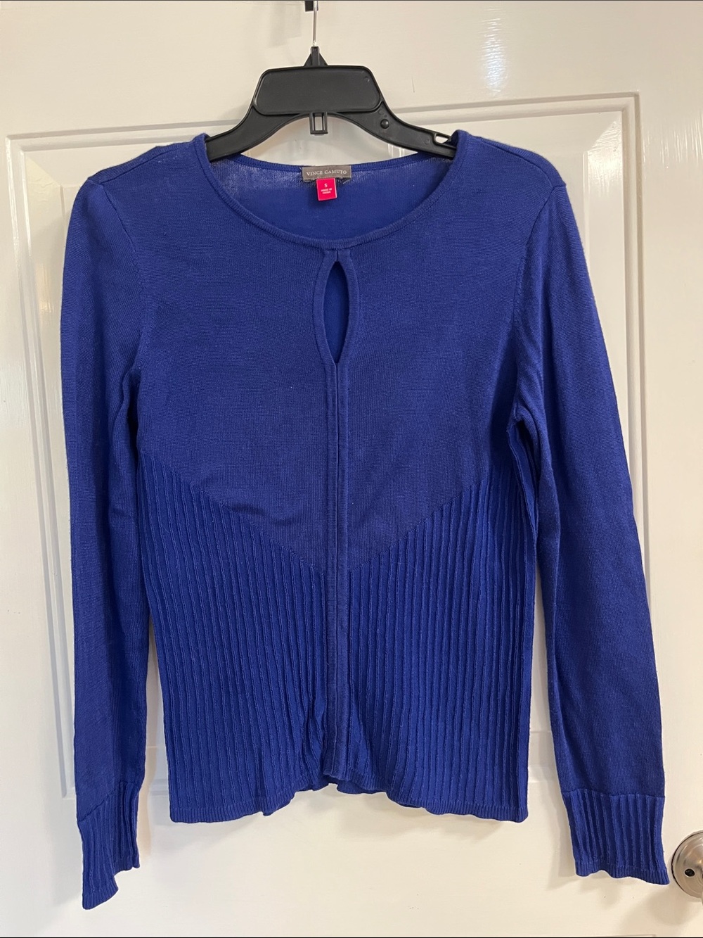 Vince Camuto sweater. Blue. Size small.